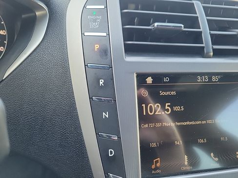 Used 2017 Lincoln MKZ Select image 22