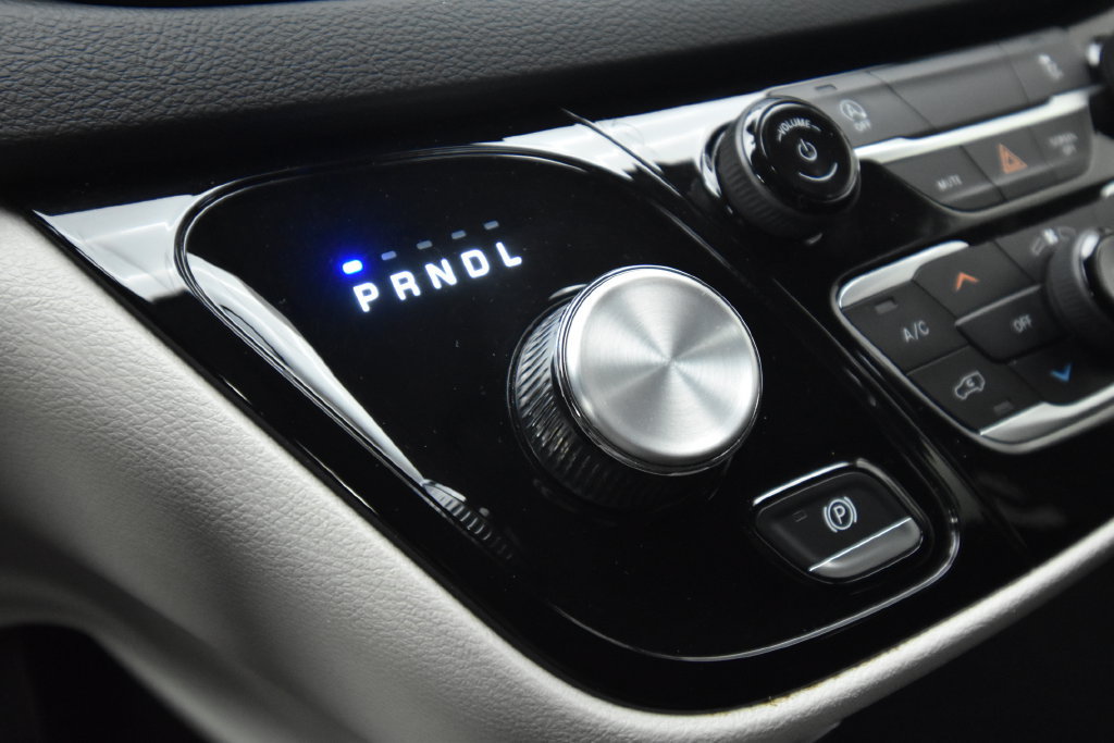 Used 2023 Chrysler Voyager LX FWD image 19