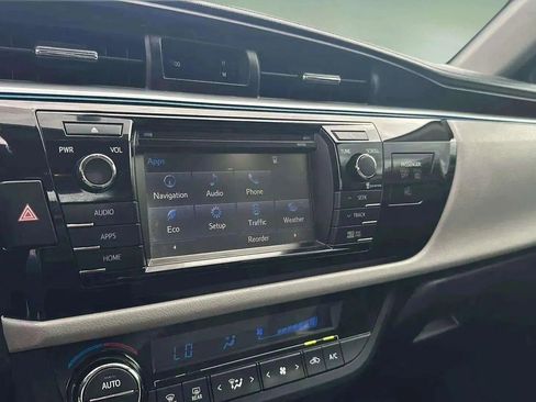 Used 2014 Toyota Corolla LE image 32