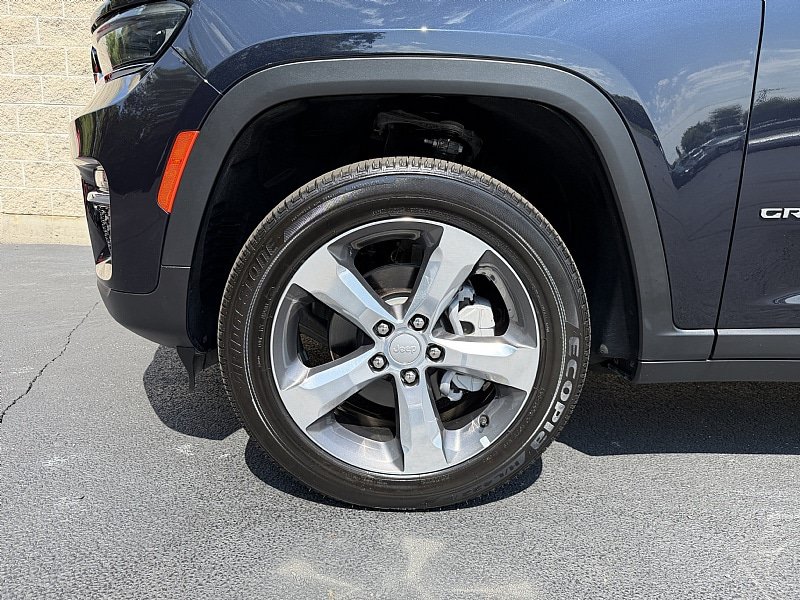 Used 2024 Jeep Grand Cherokee Limited AWD/4WD image 9