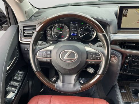 Used 2021 Lexus LX 570 4WD w/ Luxury Package image 17