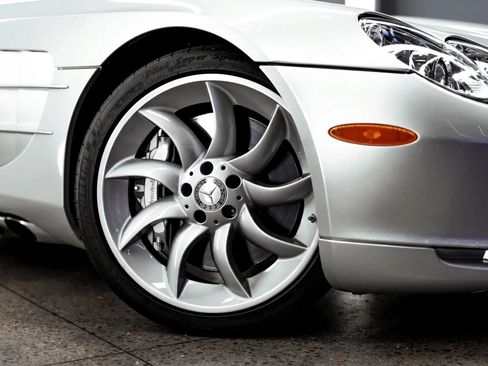 Used 2006 Mercedes-Benz SLR image 32