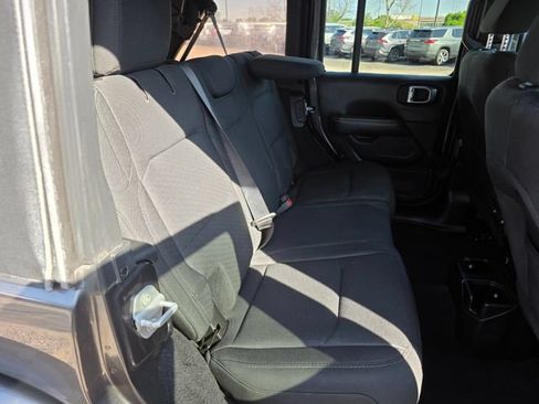 Used 2020 Jeep Wrangler Unlimited Sahara AWD/4WD image 13