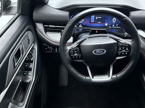 Used 2025 Ford Explorer ST-Line w/ ST-Line Street Pack image 12