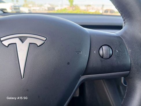 Used 2023 Tesla Model 3 Standard Range image 28