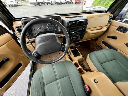 Used 1998 Jeep Wrangler Sahara AWD/4WD image 9