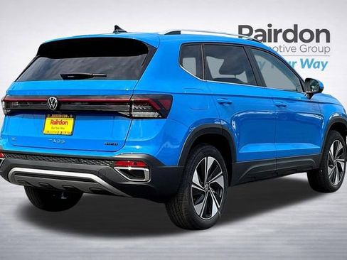 New 2025 Volkswagen Taos SE AWD/4WD image 17