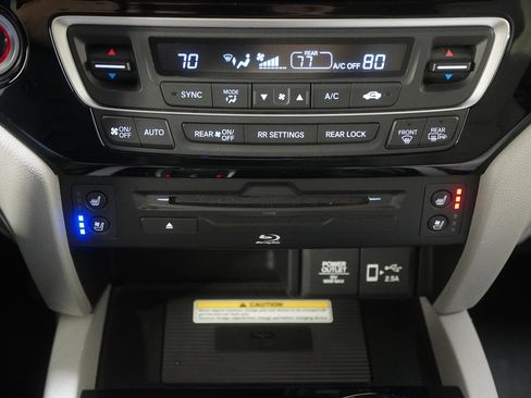 Used 2022 Honda Pilot Elite image 36