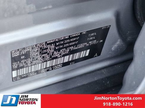 Used 2025 Toyota RAV4 XLE FWD image 33