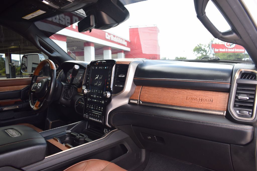 Used 2022 RAM 3500 Limited AWD/4WD image 16