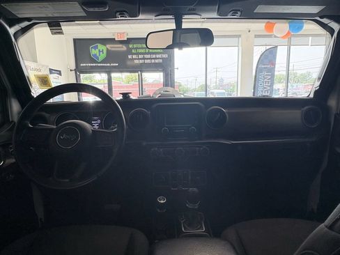 Used 2018 Jeep Wrangler Unlimited Sport S AWD/4WD image 15