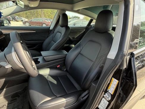 Used 2021 Tesla Model 3 Standard Range Plus RWD image 9