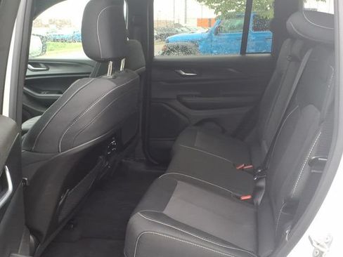 Used 2024 Jeep Grand Cherokee Laredo w/ Luxury Tech Group I AWD/4WD image 13