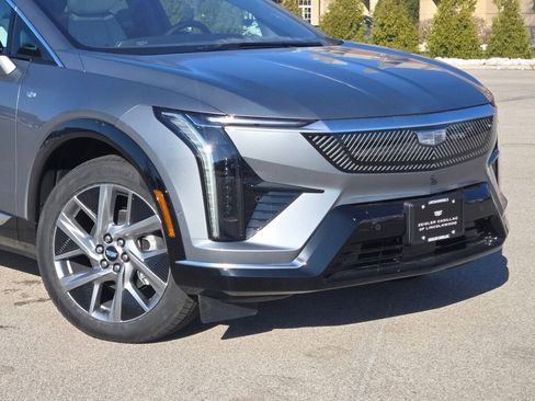 New 2026 Cadillac Optiq Luxury 1 image 2