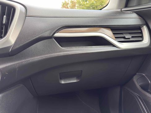 Used 2020 GMC Terrain SLE w/ Elevation Edition image 44