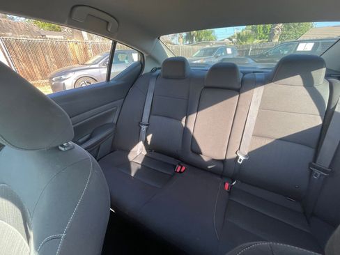 Used 2025 Nissan Altima 2.5 SV FWD image 40