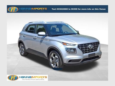 Used 2025 Hyundai Venue SEL FWD image 1