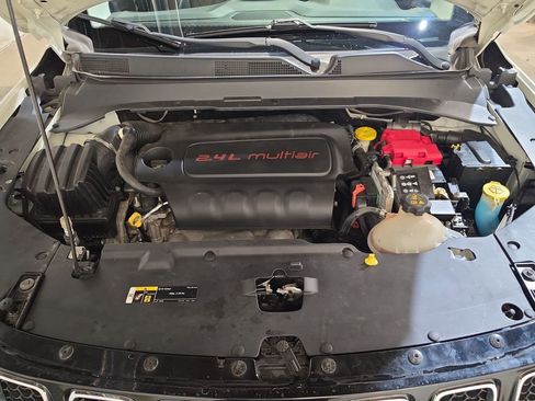 Used 2020 Jeep Compass Limited AWD/4WD image 18