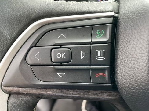 Certified 2023 Jeep Grand Cherokee Limited AWD/4WD image 45