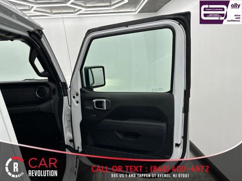 Used 2021 Jeep Wrangler Unlimited Sahara AWD/4WD image 45