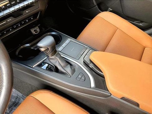 Used 2020 Lexus UX 250h w/ Premium Package AWD/4WD image 15