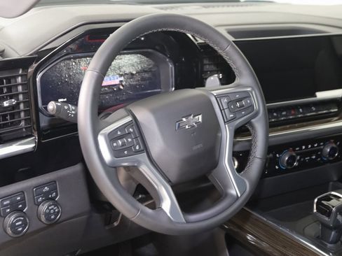 Used 2024 Chevrolet Silverado 1500 LT Trail Boss image 6