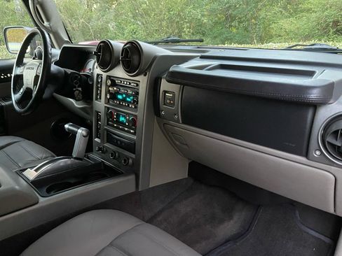 Used 2003 HUMMER H2 w/ Preferred Equipment Group image 19