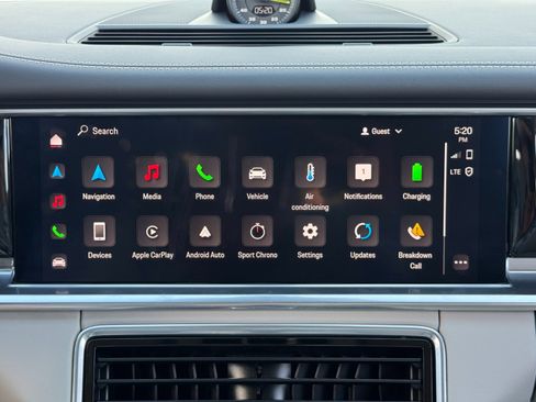 Used 2023 Porsche Panamera 4S w/ Sportdesign Package image 29