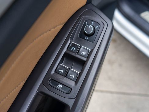 Used 2022 Volkswagen Atlas Cross Sport SEL Premium R-Line image 18