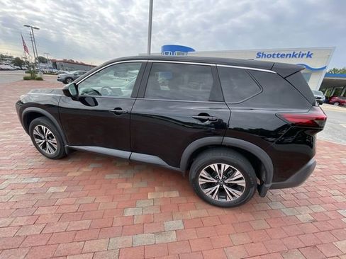 Used 2023 Nissan Rogue SV FWD image 12