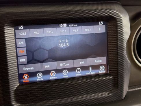 Used 2018 Jeep Wrangler Unlimited Sport S AWD/4WD image 21