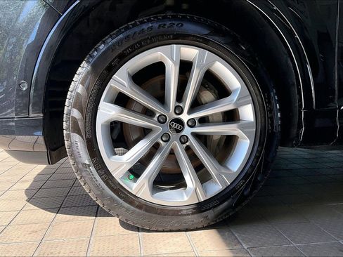 Used 2025 Audi Q7 3.0T Premium Plus AWD/4WD image 32