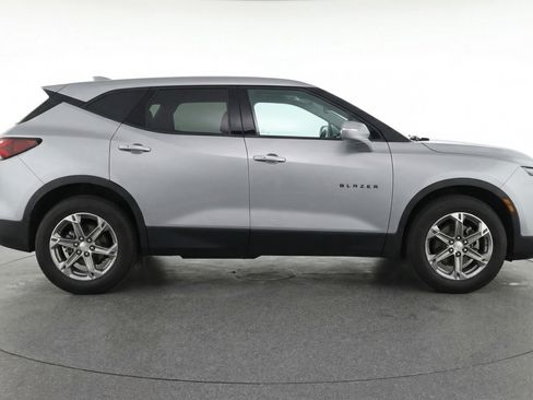 Used 2025 Chevrolet Blazer LT image 11