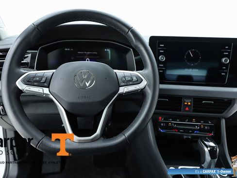 Used 2025 Volkswagen Jetta SE w/ Sunroof Package image 20