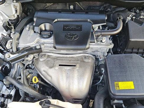 Used 2014 Toyota Camry LE image 21