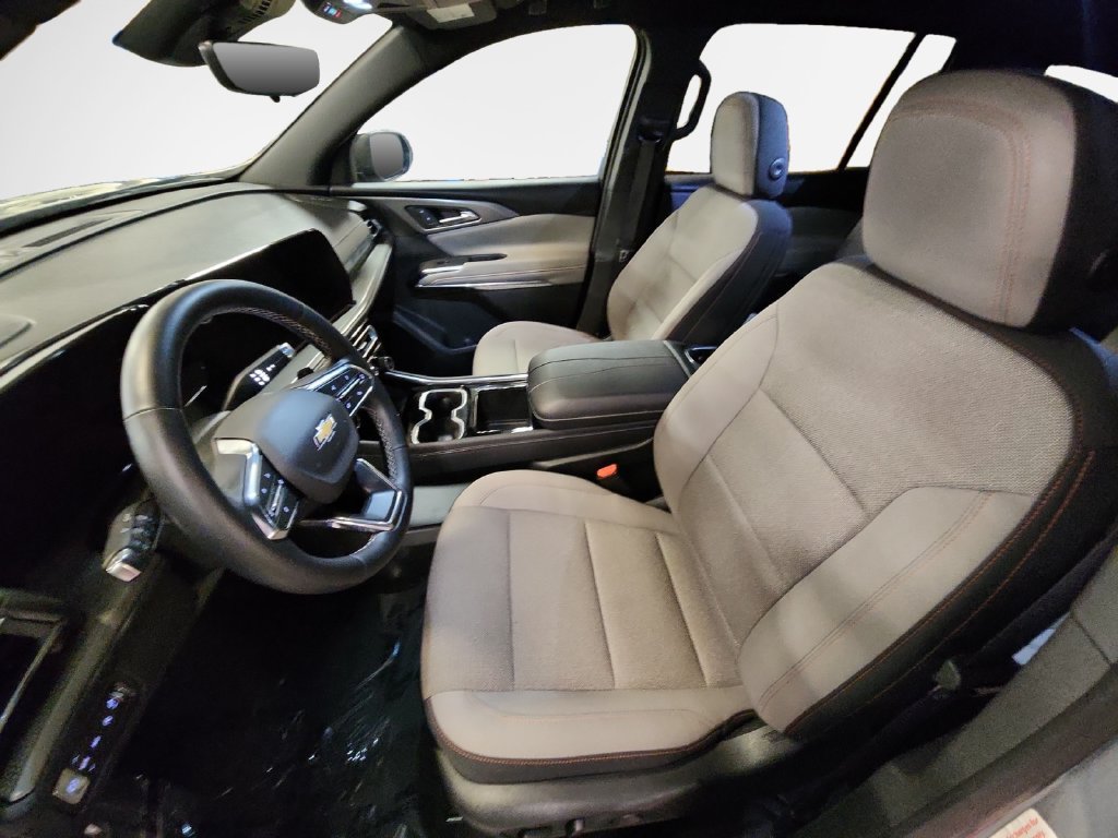 Used 2026 Chevrolet Traverse LT w/ Driver Confidence Package AWD/4WD image 14