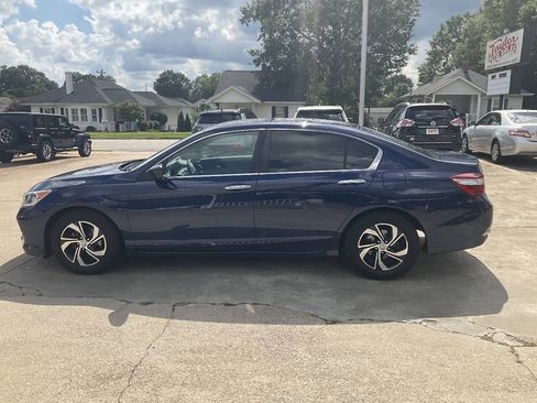 Used 2016 Honda Accord LX image 6