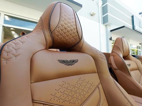 Used 2023 Aston Martin DBS Volante image 95