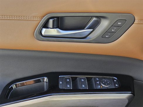 New 2025 Nissan Pathfinder Platinum image 26