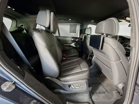 Used 2019 BMW X7 xDrive50i w/ M Sport Package image 31