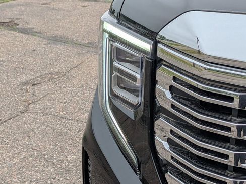 New 2026 GMC Sierra 1500 Denali w/ Denali Reserve Package AWD/4WD image 4