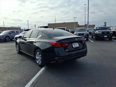 Used 2025 Nissan Altima 2.5 S image 3