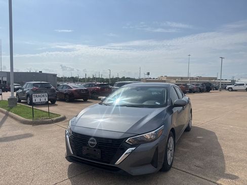 Used 2024 Nissan Sentra S image 6