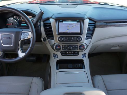 Used 2018 GMC Yukon Denali image 30