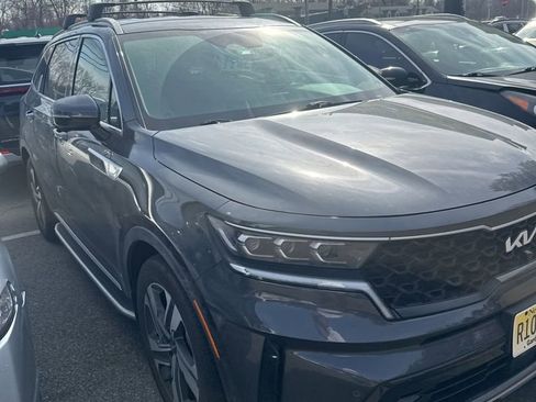 Used 2023 Kia Sorento SX Prestige image 2