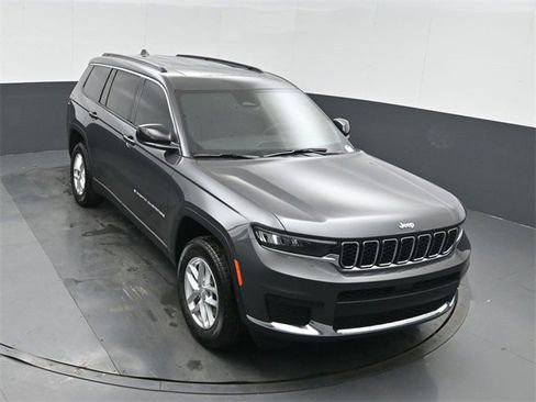 New 2025 Jeep Grand Cherokee L Laredo image 39