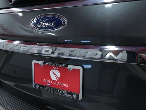 Used 2021 Ford Expedition XLT AWD/4WD image 30