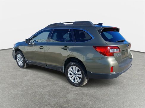 Used 2017 Subaru Outback 2.5i Premium image 7