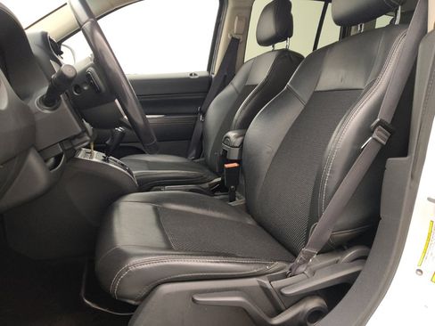 Used 2017 Jeep Compass Latitude AWD/4WD image 17