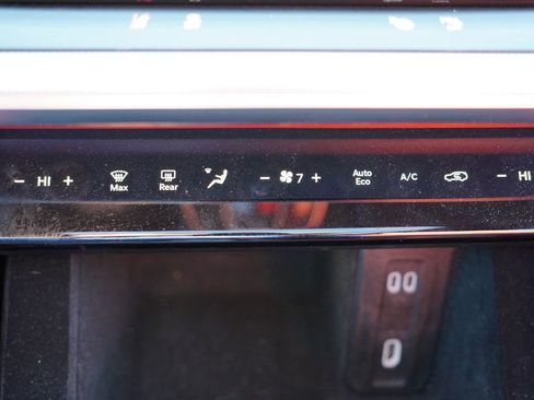 Used 2024 Jeep Wagoneer Launch Edition image 32